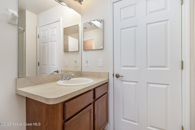 Building Photo - 1200 Luminary Cir