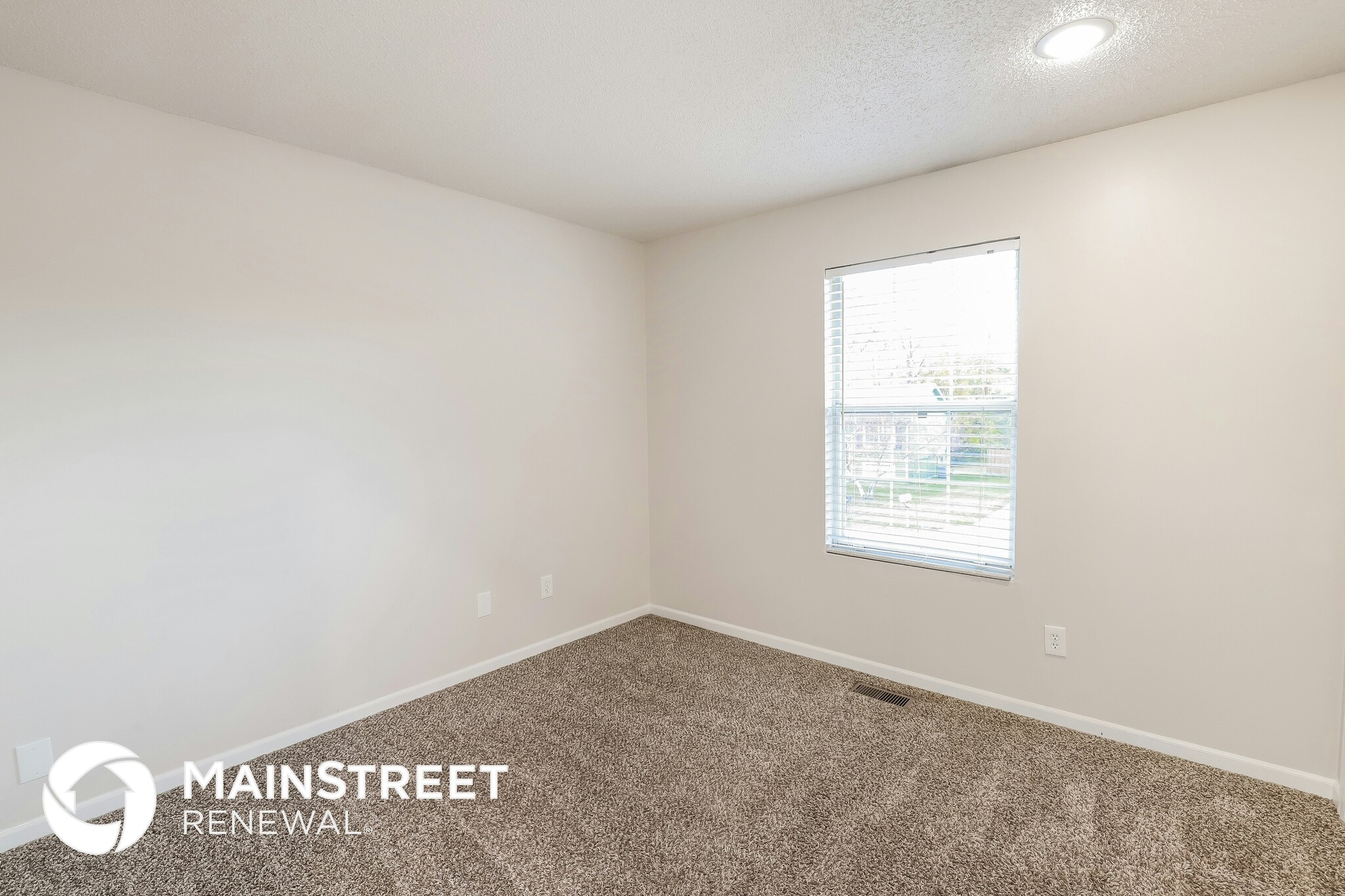 Building Photo - 14805 E Nickell Ave