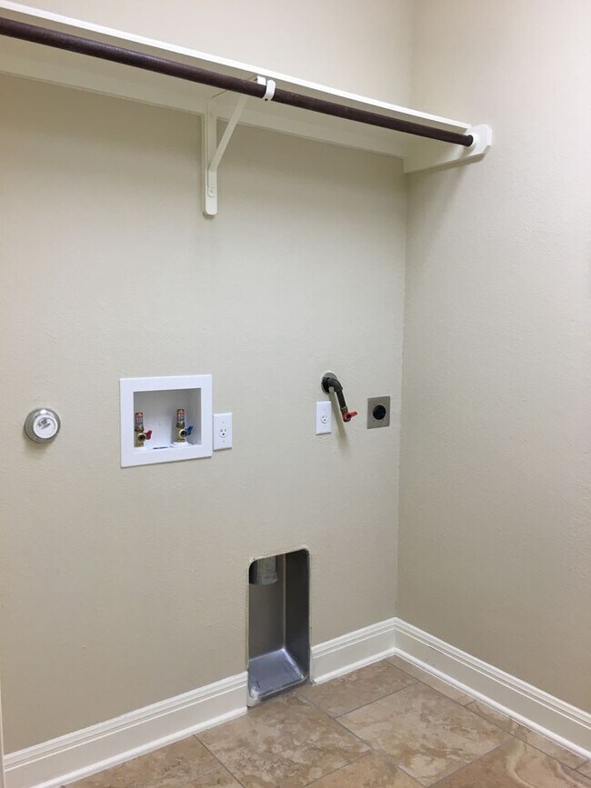 Building Photo - GORGEOUS LARGE 1 STORY IN WHITESTONE OAKS