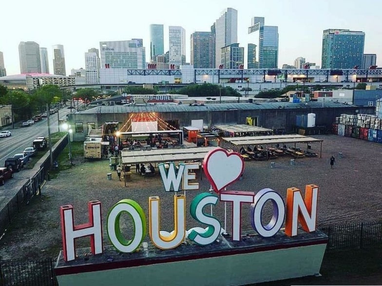 Building Photo - 407 Winnie St