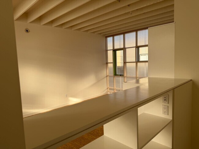 Building Photo - Bright Live-Work Studio & Tall Ceilings on Adeline in Oakland