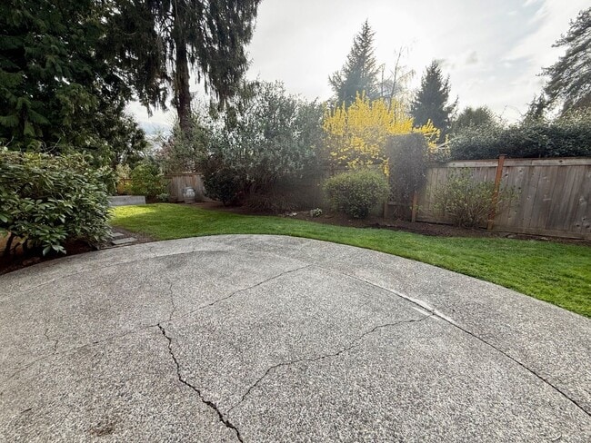 Building Photo - Charming 4-Bedroom Rental in the Heart of Downtown Bothell!