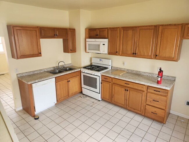 Building Photo - 413-415 N. 6th Avenue