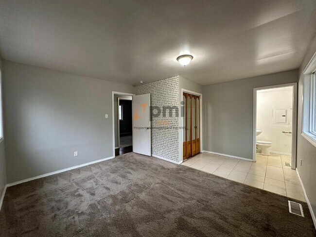 Building Photo - 781 Heritage Rd