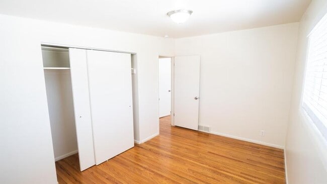 Building Photo - 5558 S Somerset Way