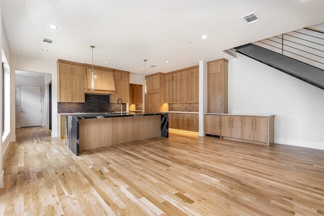 Building Photo - 4203 Normandy Ave