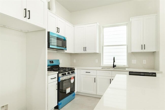 Building Photo - 4006 Bennington St