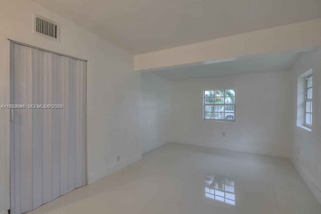 Building Photo - 2260 Service Rd