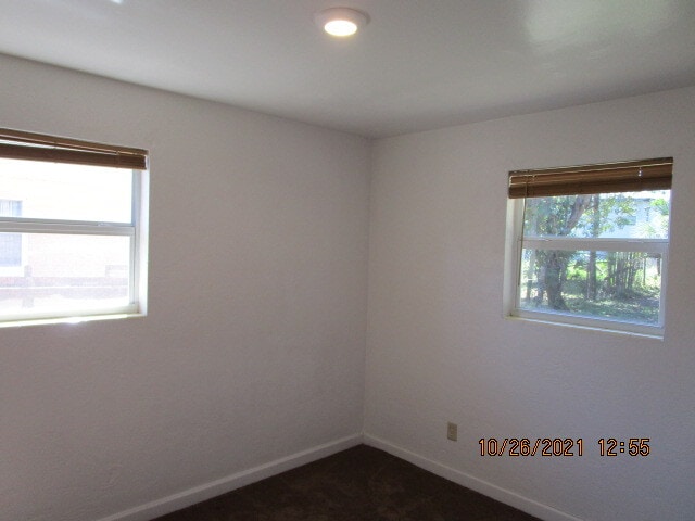 Building Photo - 946 Lewis Dr