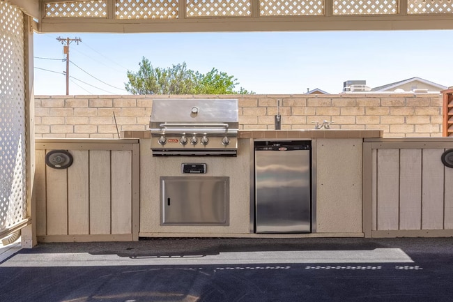 Building Photo - The "Staycation" Vibe