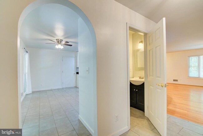 Building Photo - 11621 Sourwood Ln