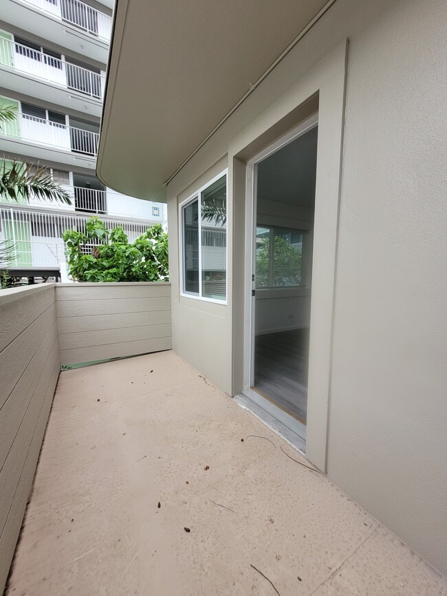 Building Photo - 454 Kuamo'o St