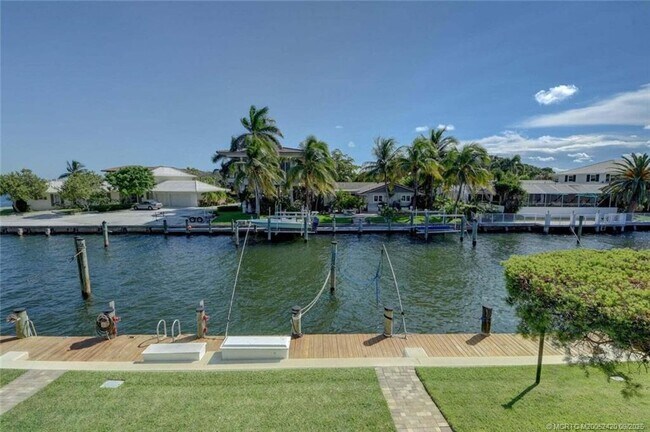 Building Photo - 68 Yacht Club Dr