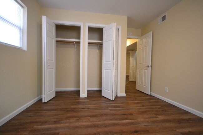 Building Photo - Pike Apartments