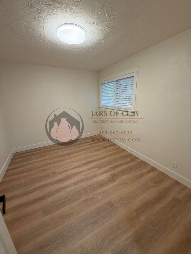 Building Photo - Berry Property #2025-1766