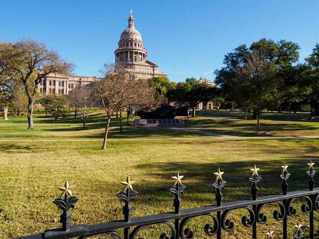 Building Photo - 908 Nueces St