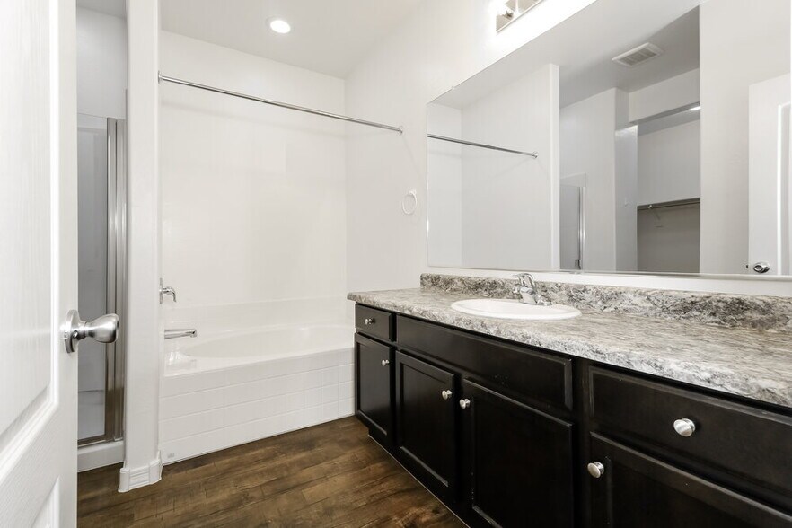 Building Photo - 8224 W Encinas Ln