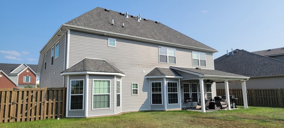 Building Photo - 1613 Cornelius Trce