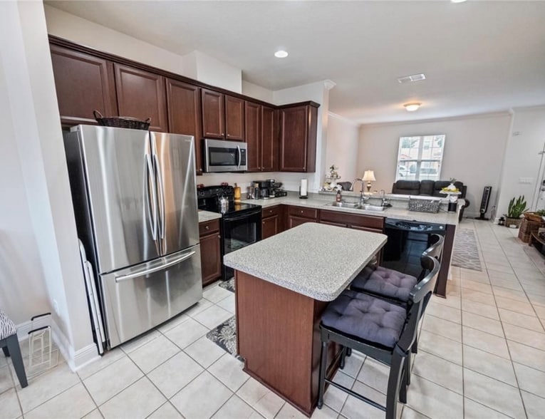 Building Photo - 829 Belles Ferry Loop