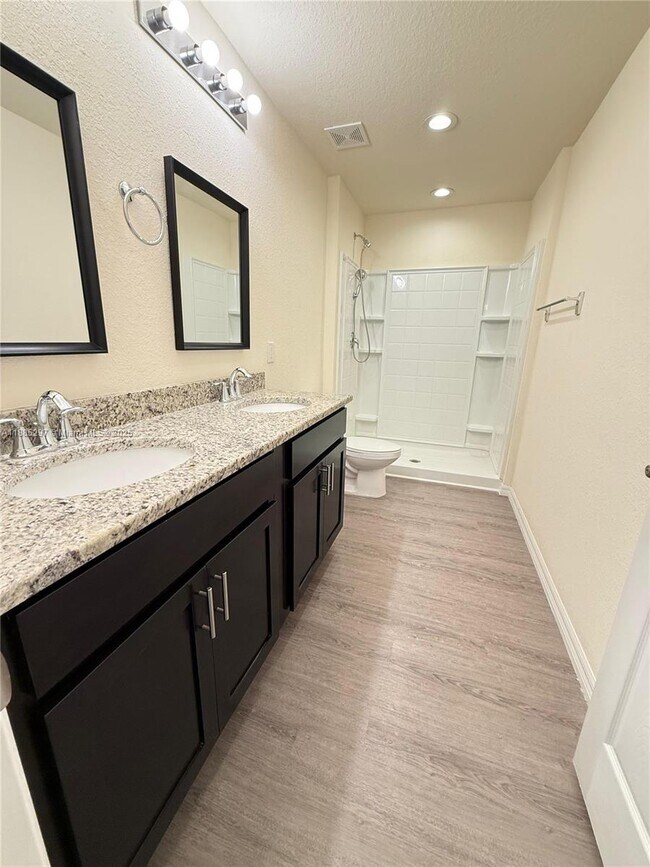 Building Photo - 1209 Banjo Ct