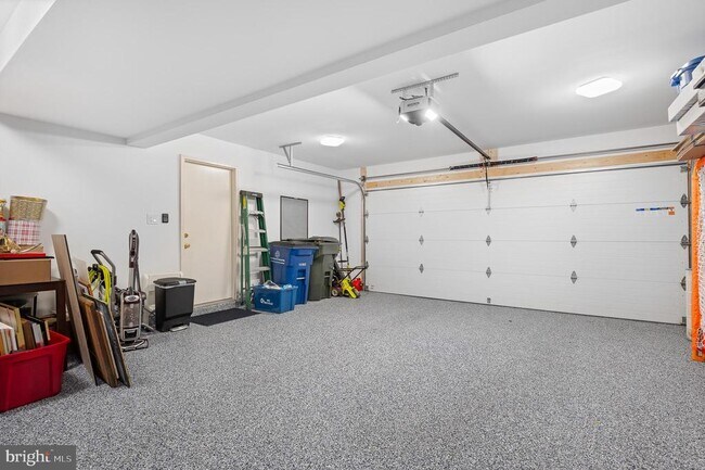 Building Photo - 1615 Spottsworth Way