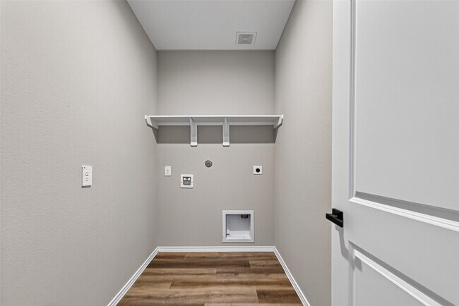 Building Photo - 14529 Lily Plns Dr
