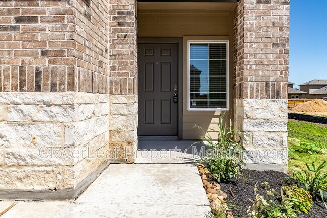 Building Photo - 466 Orion Dr