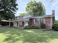 Building Photo - 725 Wildflower Ln