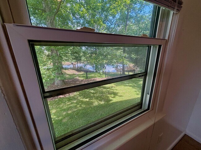 Building Photo - 1405 Webb Ridge Rd