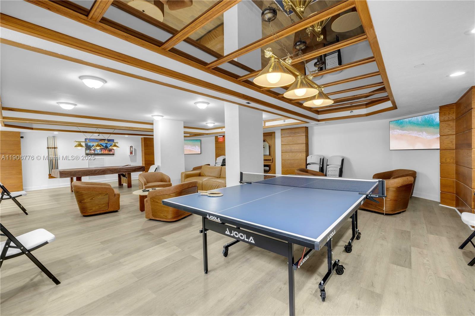 Building Photo - 18151 NE 31st Ct