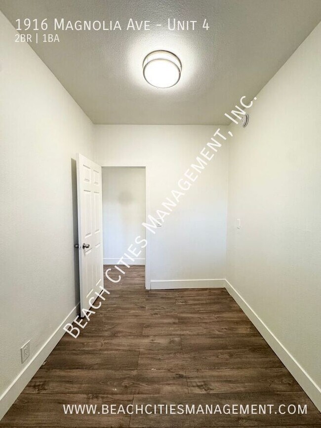 Building Photo - 1916 Magnolia Ave