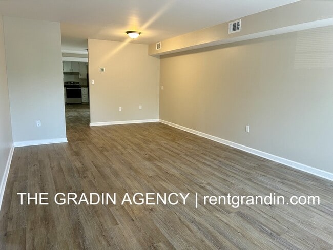 Building Photo - 1805 Grandin Rd SW