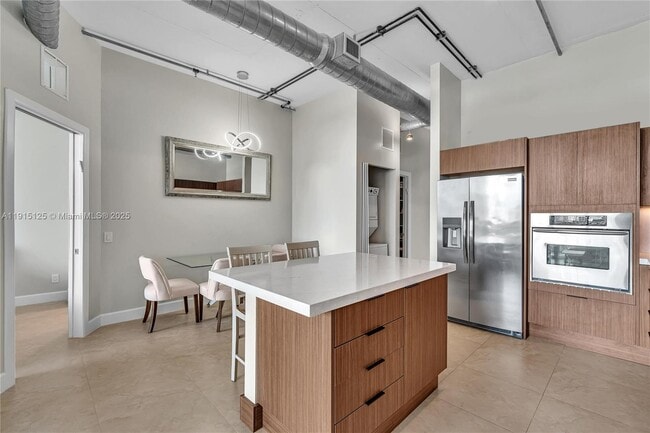 Building Photo - 3029 NE 188th St