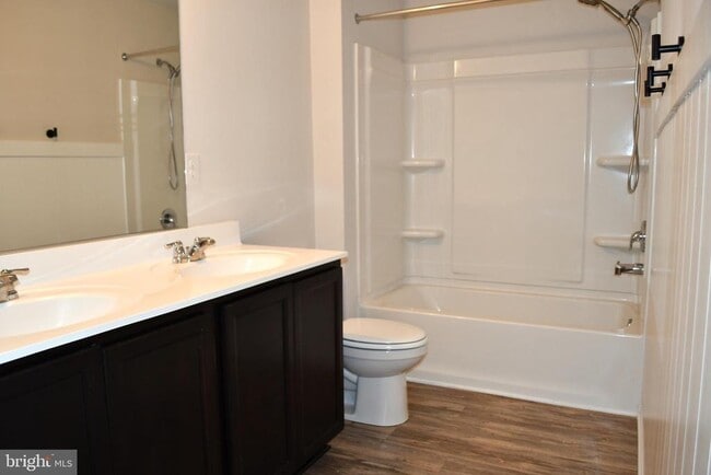 Building Photo - 109 N Marshview Terrace