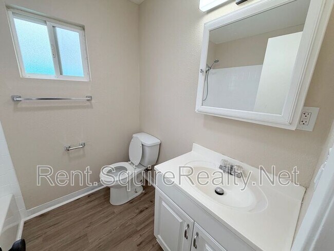 Building Photo - 355 S Aspan Ave