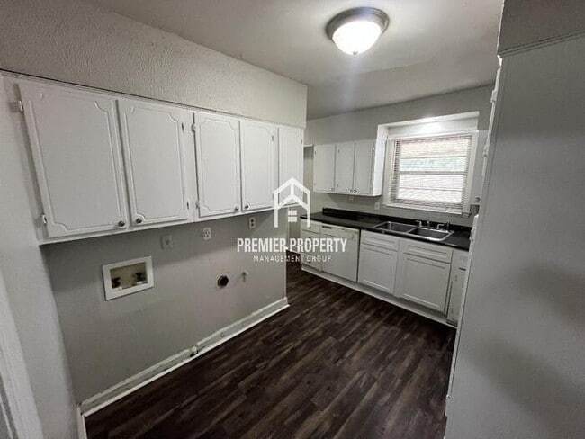Building Photo - 1367 Bonnie Dr