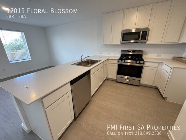 Building Photo - 12019 Floral Blossom