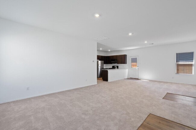 Building Photo - 230 Gabbro Gdns