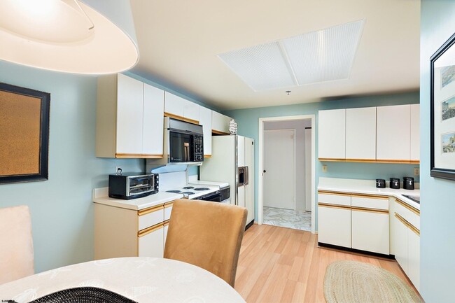 Building Photo - 3101 Boardwalk