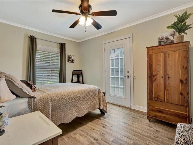 Building Photo - 683 Water View Dr