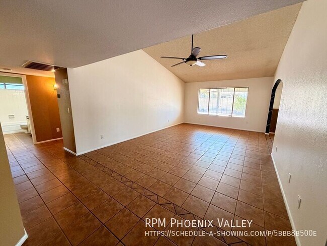 Building Photo - 8151 W Sierra Vista Dr