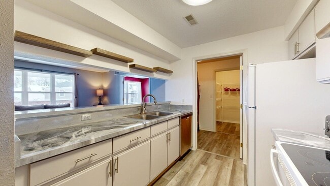 Building Photo - 1265 Millbrook Trail