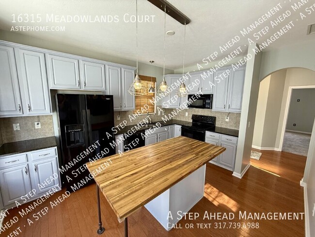 Building Photo - Perfect Low Maintenance Westfield Rental!