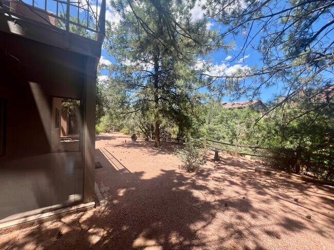 Building Photo - Unfurnished, 1-Year Long-Term Rental (Lowe...