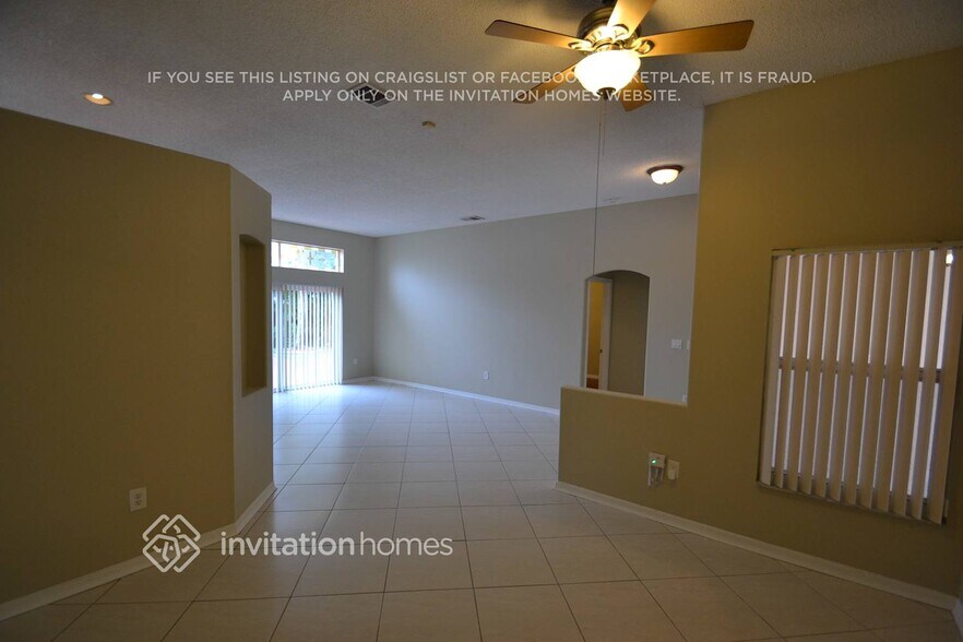 Building Photo - 2333 NW 195th Ave