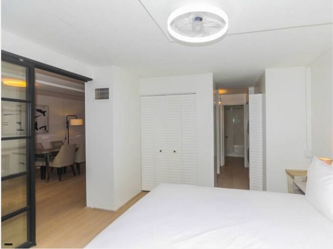 Building Photo - Renovated Fully Furnished 1 Bedroom at Discovery Bay