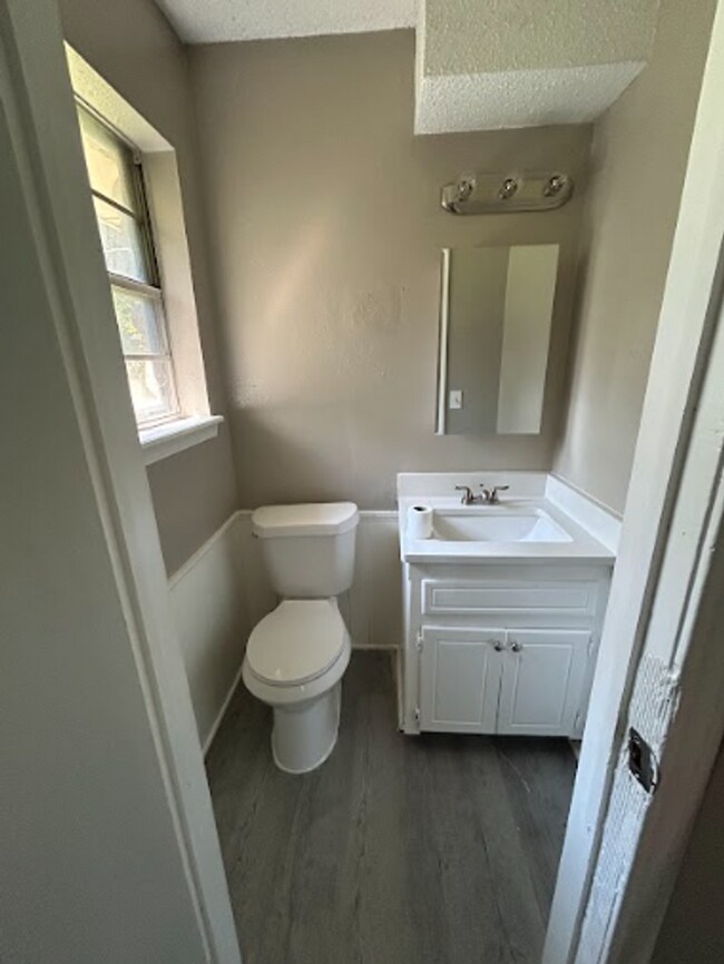 Building Photo - Charming 5 Bedroom Rent to Own Home!!