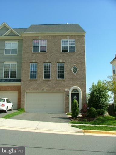 Building Photo - 43762 Lees Mill Square