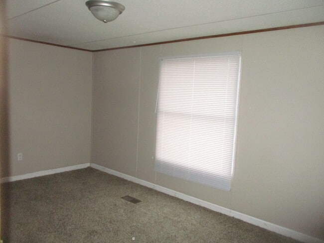 Building Photo - 146 Zackary St