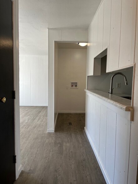 Building Photo - 43 Teri Dr